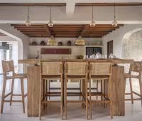 Villa Maison Matisse, Dining Table